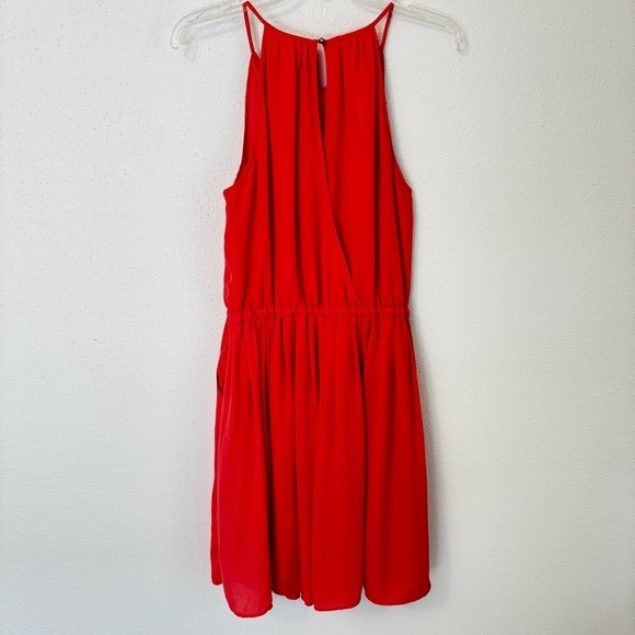 Banana Republic A Line
Halter Solid Coral Cinch Waist
Dress Capri Size 6 - Picture 3 of 8